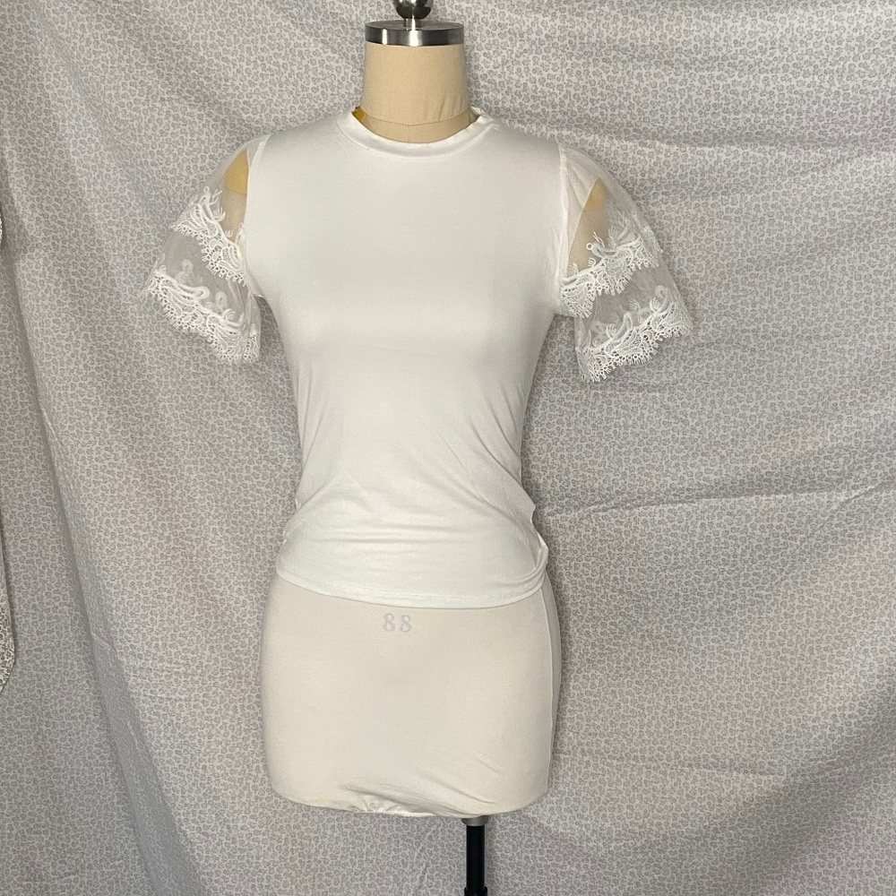 Size Small Embroidered Puff Sleeve White Blouse Tee Shirt White Soft Work Casual